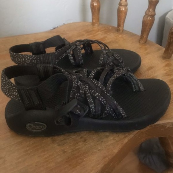 Women’s Chacos - All Black - Size 6 - Picture 2 of 4
